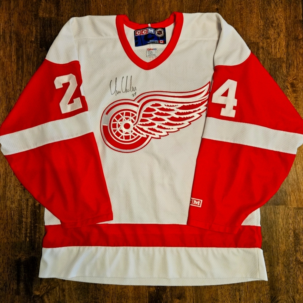 Detroit Red Wings Chris Chelios autograph jersey
